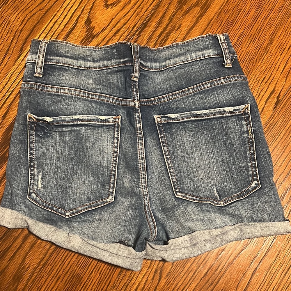 Express Distressed Jean Shorts - Picture 3 of 3